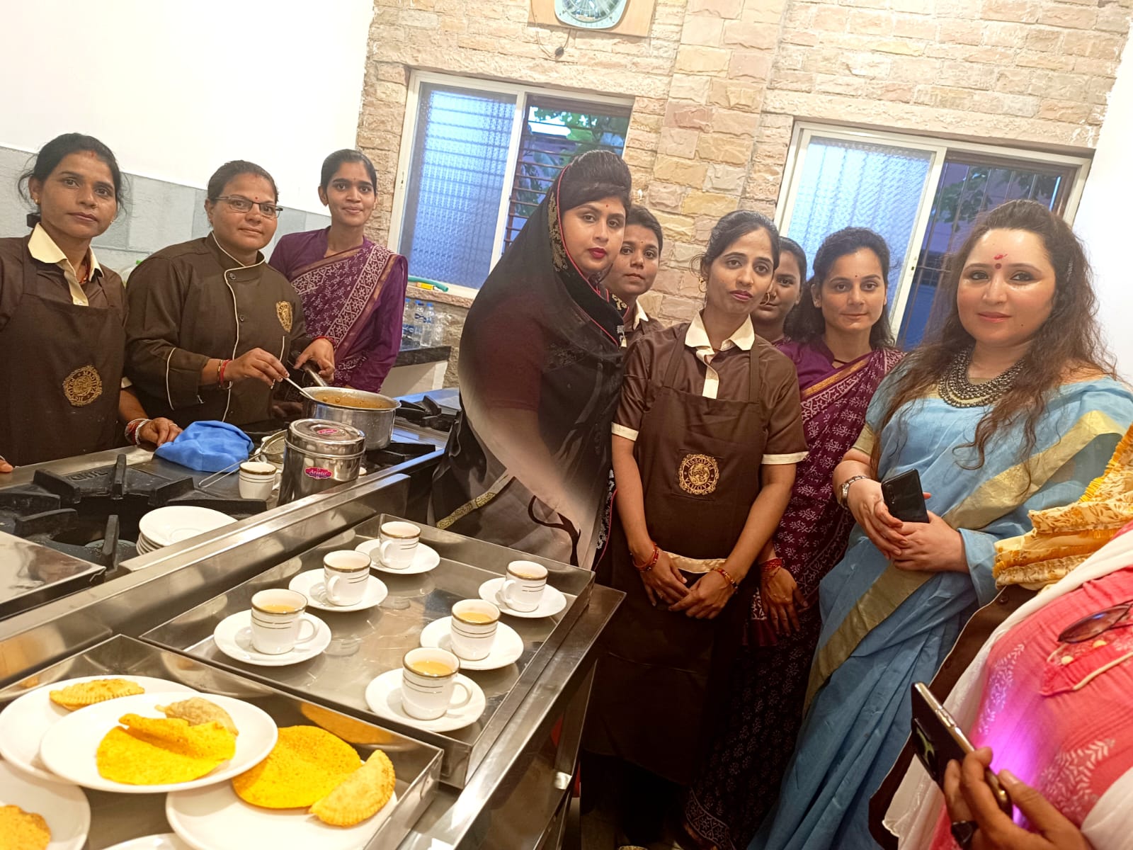 Madhya Pradesh Launches First Women-Run 'Handloom Cafe' in Pranpur